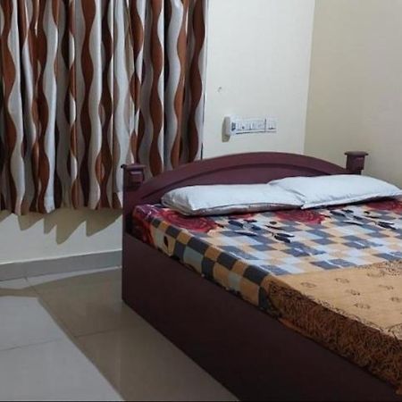 Guruvayur Adithya Eksteriør billede