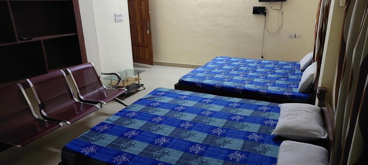 Guruvayur Adithya Eksteriør billede