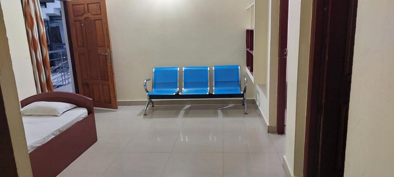 Guruvayur Adithya Eksteriør billede