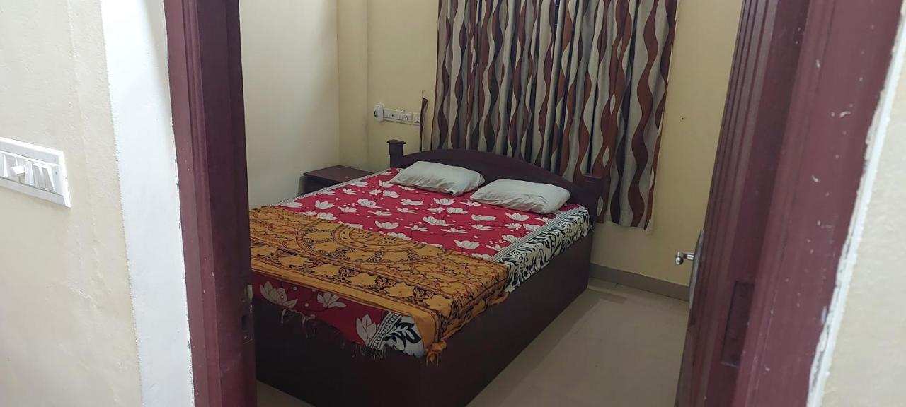 Guruvayur Adithya Eksteriør billede